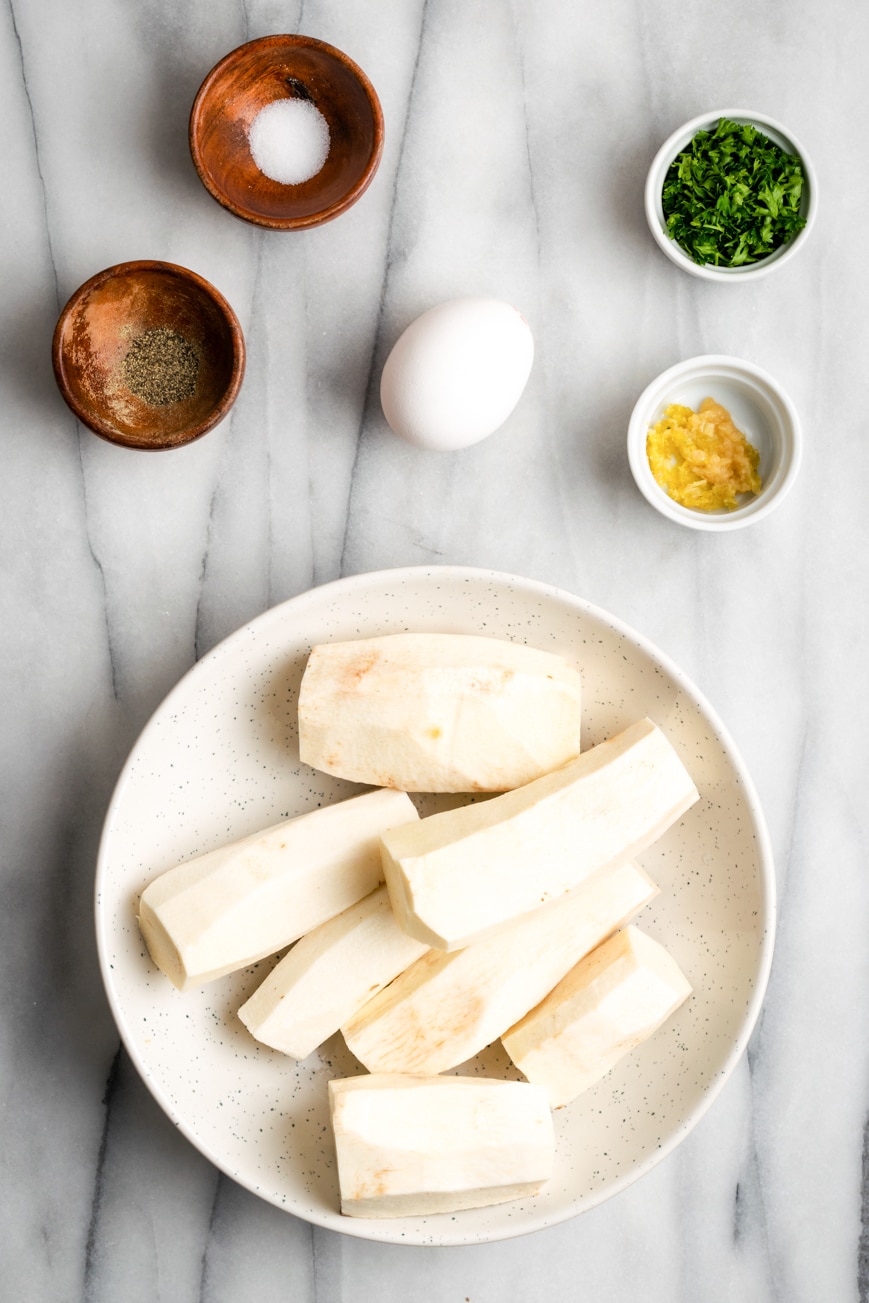 5 ingredients for frituras de malanga