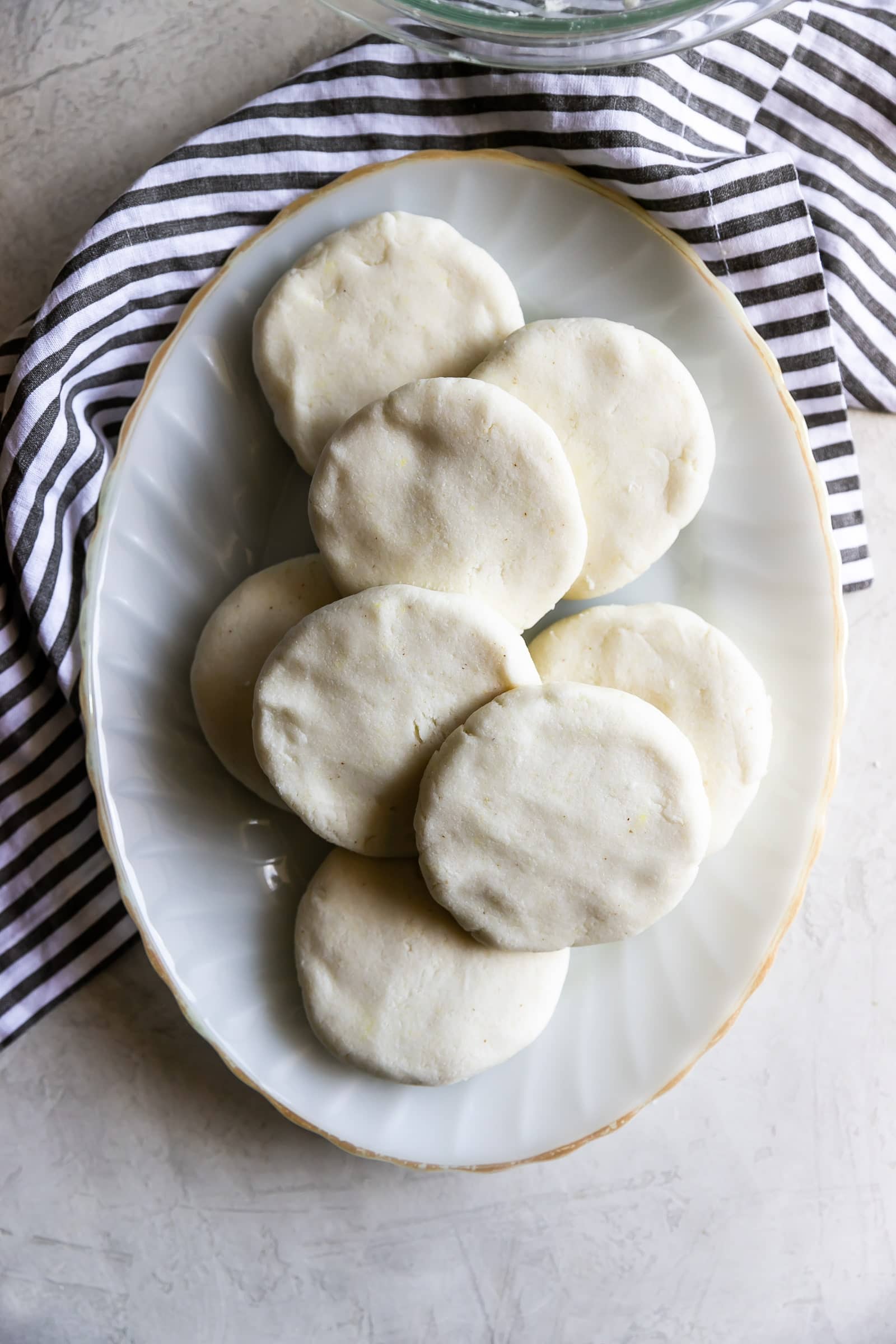 Easy-to-make arepas (pan fried corn cakes) made with homemade cranberry goat cheese and your favorite Thanksgiving leftovers!